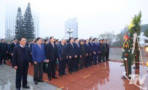 Lãnh đạo tỉnh Thái Nguyên dâng hương tưởng niệm Chủ tịch Hồ Chí Minh và các Anh hùng liệt sĩ