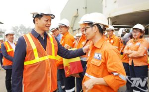 Chủ tịch UBND tỉnh tặng quà Tết, động viên người lao động Công ty Masan High-Tech Materials