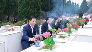 Đoàn đại biểu tỉnh Thái Nguyên dâng hương tri ân các anh hùng liệt sĩ tại Tuyên Quang