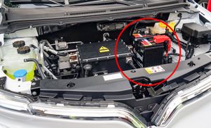 Lý do ô tô điện vẫn phải sử dụng ắc quy 12V truyền thống