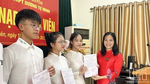 Chi bộ Trường THPT Dương Tự Minh: Kết nạp 7 đảng viên là học sinh