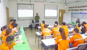 Tuyên truyền pháp luật tại Công ty Núi Pháo