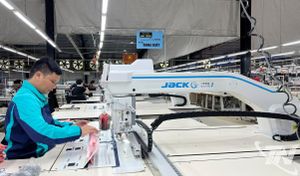 Vượt khó ổn định việc làm cho công nhân