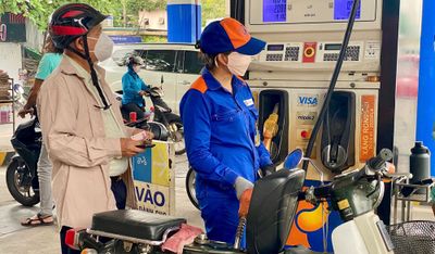 Giá xăng, dầu đồng loạt giảm từ 15h ngày 14-5