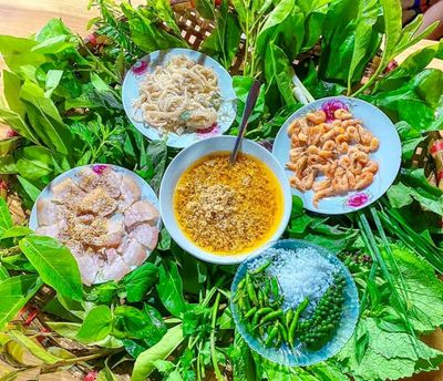 Đặc sản gỏi lá Kon Tum