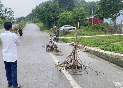 Xuất hiện điểm lún, nguy cơ mất an toàn giao thông trên Quốc lộ 3B qua xã Na Rì