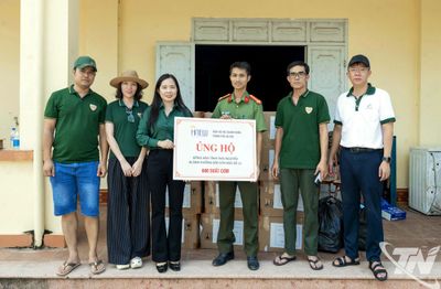 'Chia lửa' cùng vùng lũ Thái Nguyên
