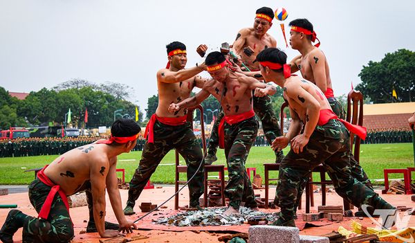 Vượt nắng, thắng mưa trên thao trường, bãi tập
