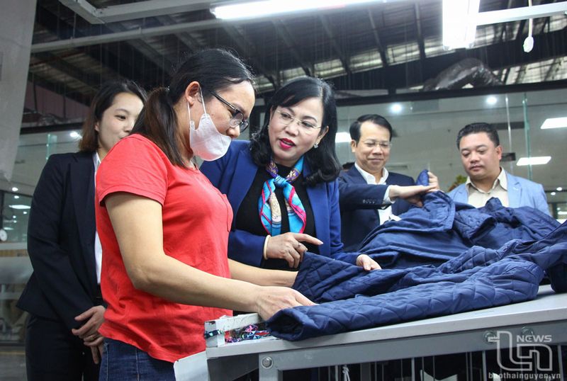 Lãnh đạo tỉnh Thái Nguyên thăm, động viên doanh nghiệp dịp đầu Xuân