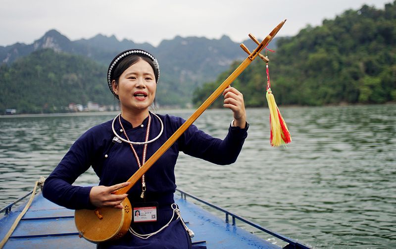 Giữ hồn Ba Bể bằng lời Then