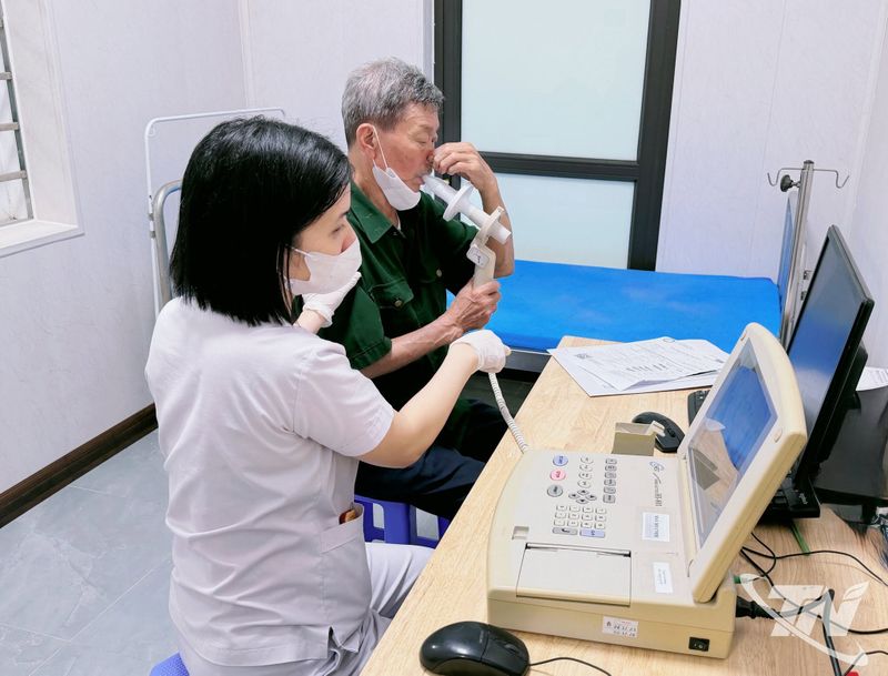 Hỗ trợ bảo hiểm y tế: Một mũi tên trúng nhiều đích